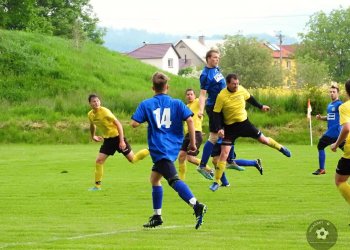 Do Byniny se vrátil Ronald Koeman a hned proti Brankám rozhodl. Výborný výkon rozhodčího Křenka