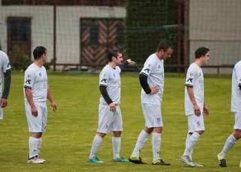 Valašské Příkazy nezabraly. Celý druhý poločas hrály o deseti
