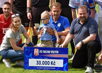 FC FASTAV VSETÍN PŘEDAL ŠEK NA 30 000,- KČ RODIČŮM BENÍČKA MATŮŠE