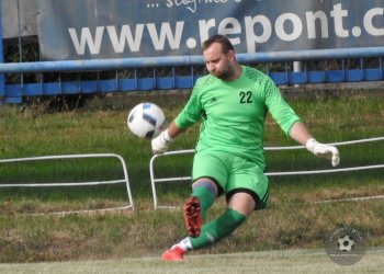 Nejlepší brankář podzimního Valašska Michal Barabáš ze Zubří stranu při penaltě neprozradí