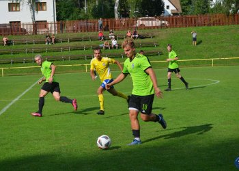 Rožnov nespasil ani nový trenér. V boji o šest bodů se raduje Valašská Polanka. Na vítěznou branku nahrál její trenér