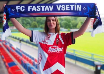 Vsetín potvrdí nejlepší divizní umístění v sobotu od 14:30 proti Rýmařovu. Přispěj na dobrou věc a získej klubovou šálu