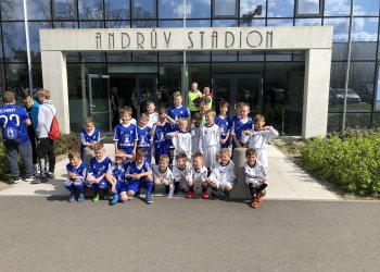 Foto č. 2 - Parádní výlet meziříčské U 8 na Sigmu Olomouc