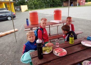 Foto č. 2 - Valmez žije fotbalem i v létě! Dětský fotbalový kemp odstartoval! Den první