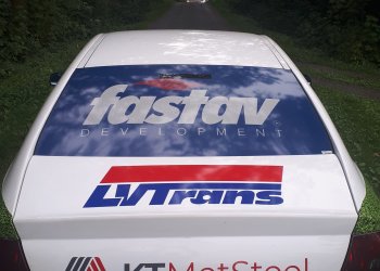 Foto č. 1 - Měnili jsme reklamy na autě Valašského fotbalu