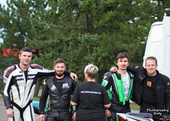Foto č. 3 - Valašský fotbal byl i na motorkách v Brně