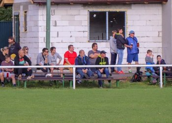Foto č. 1 - V čele fotbalového ponížení Valašských Příkaz v Podlesí byl Robert Tydlačka