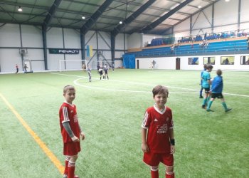 Foto č. 2 - Tým U 10 Valmezu úspěšně reprezentoval v halovém turnaji ve slovenské Korňi