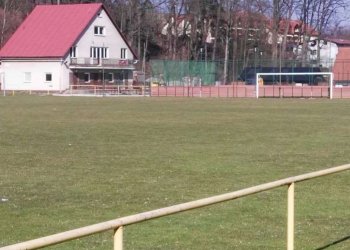 Foto č. 1 - Stadiony zejí prázdnotou - Hošťálková