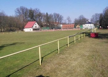 Foto č. 2 - Stadiony zejí prázdnotou - Hošťálková