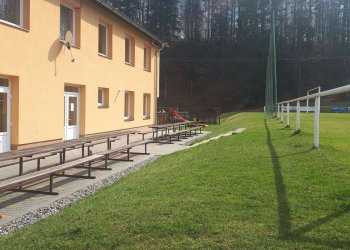 Foto č. 2 - Stadiony zejí prázdnotou - Hutisko