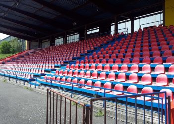 Foto č. 5 - Brankáři jinak v akci! Valmez se příkladně stará o svůj stadion