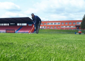 Foto č. 3 - Kvalita areálu ve Valašském Meziříčí? Podmínky nejen pro fotbalisty vytváří skvělou prací Radek Ostřanský