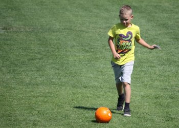 Foto č. 5 - Fotoreportáž z náboru fotbalových hvězdiček v Kelči za účasti odchovance Jana Hlavici