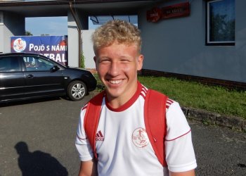 Foto č. 1 - Koňařík s Vavříkem řádili za Valmez U 17 proti Vítkovicím