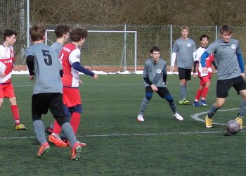 Foto č. 3 - Okresní výběr U 17 bojoval. Na vsetínskou U 15 to nestačilo