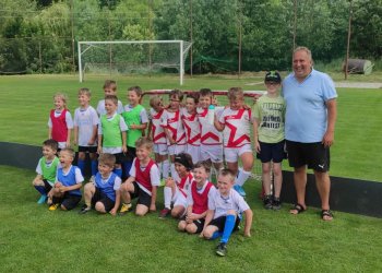 Foto č. 1 - Ve Valašských Příkazech oslavili 50 let fotbalu