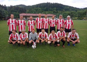 Foto č. 3 - 14. ročník Memoriálu Jiřího Hnátka vyhráli staří páni Hovězí