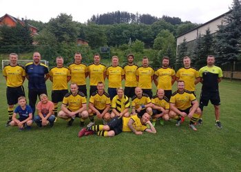 Foto č. 4 - 14. ročník Memoriálu Jiřího Hnátka vyhráli staří páni Hovězí