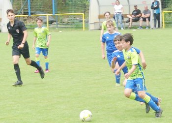 Foto č. 4 - Nadšená práce kolem mládeže v Kateřinicích aneb jak jim to sluší v dresech našeho reklamního partnera firmy Cutline a FEA3 agentury