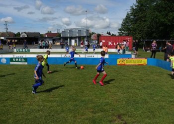 Foto č. 1 - Uplynulý týden meziříčské mládeže - 22. května. Loučení 2013 s "pětkovým" fotbalem v Rohatci