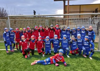 Foto č. 1 - U11 Valmezu v Zimní lize. Přípravné utkání U19 proti Hrachovci pohledem Jana Pítra