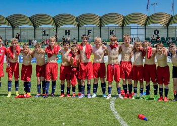 Foto č. 5 - Vítězné loučení meziříčské U12 se sezonou