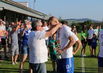 Foto č. 3 - Jak slavila Veselá postup do 1. A třídy?