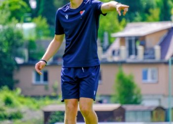 Foto č. 2 - Letní fotbalový kemp v Karolince: Děti trénovaly s reprezentanty a navštívily Baník Ostrava