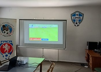 Foto č. 4 - Předsezónní seminář rozhodčích OFS Vsetín v Liptále: Tradiční příprava a ocenění legendy