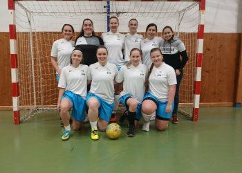 Foto č. 3 - Sigma Olomouc vyhrála charitativní halový turnaj žen na Dolní Bečvě. Na dobrou věc se vybralo 59 200,-
