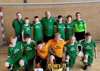 Foto č. 5 - Okresní výběry Vsetína na halovém turnaji v Luhačovicích: suverénní U11, bojovná U12