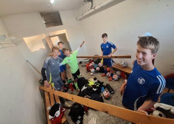 Foto č. 3 - Valmez bude mít nové zázemí. Hráči se aktivně zapojili do stěhování