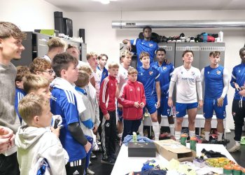 Foto č. 1 - Životní zážitek pro kluky z meziříčské U12 a Hrachovce