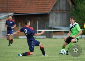 Moje vzpomínka a zážitek s valašským fotbalem - Postup a nováčkovská euforie Tomáše Zádilského s Hovězím
