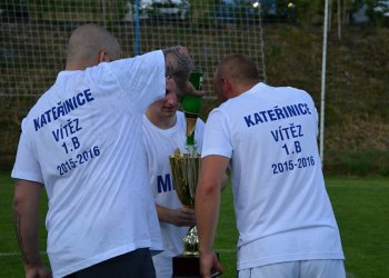 Foto č. 70 - Kateřinice - Lhota u Vsetína a oslavy prvního místa v 1. B třídě