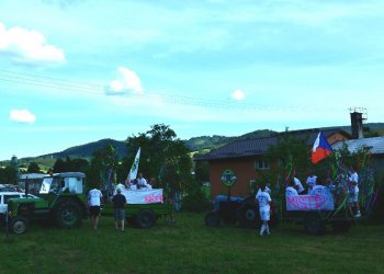 Foto č. 88 - Kateřinice - Lhota u Vsetína a oslavy prvního místa v 1. B třídě