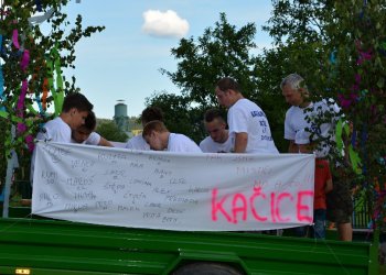 Foto č. 85 - Kateřinice - Lhota u Vsetína a oslavy prvního místa v 1. B třídě