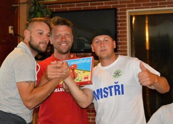 Foto č. 117 - Kateřinice - Lhota u Vsetína a oslavy prvního místa v 1. B třídě