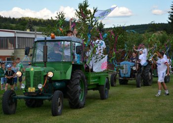Foto č. 99 - Kateřinice - Lhota u Vsetína a oslavy prvního místa v 1. B třídě